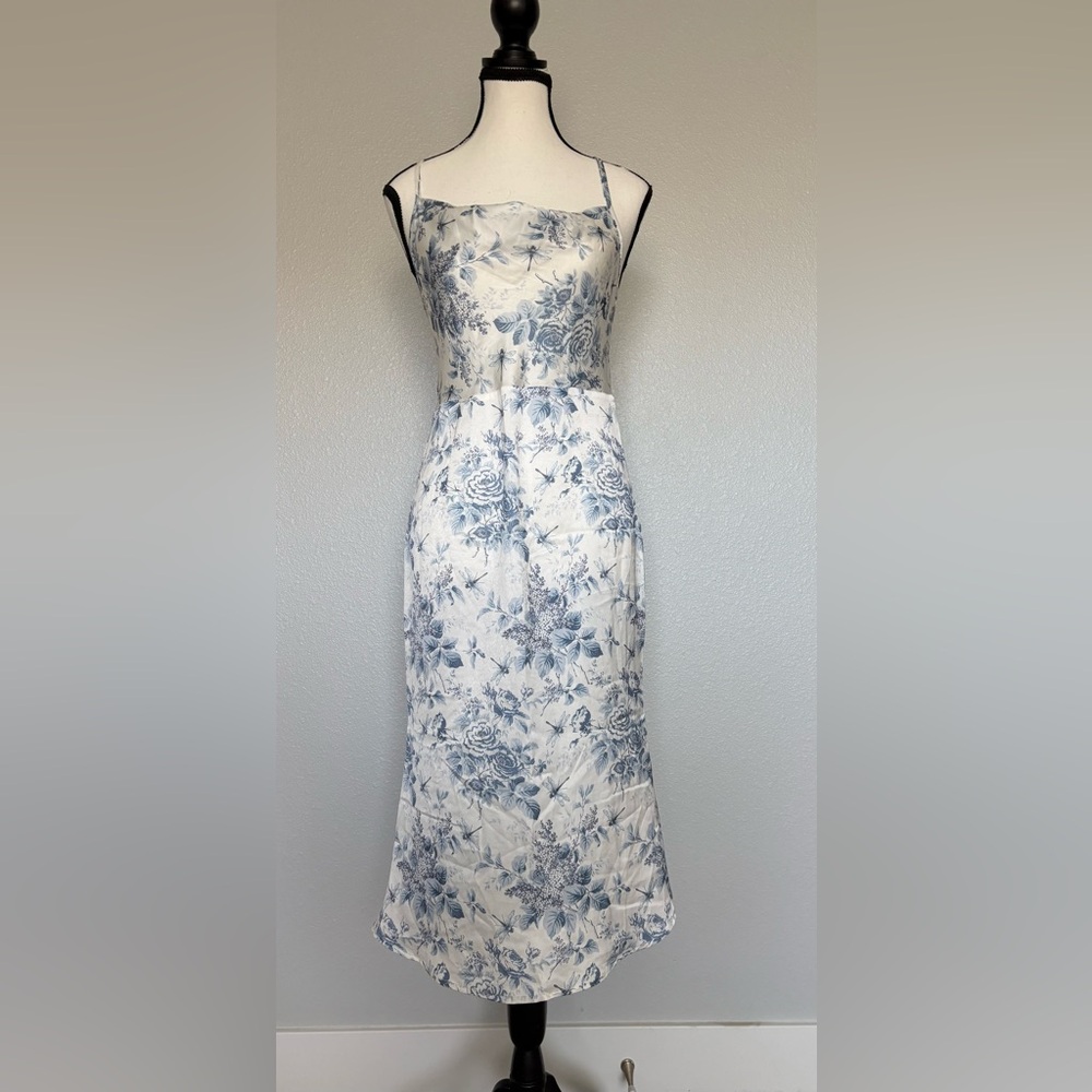 Cider Blue and White Floral Midi Dress
